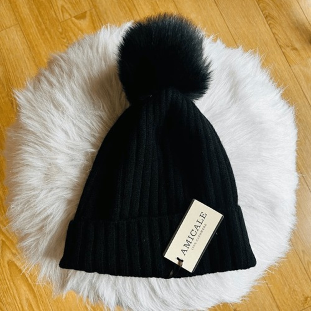 AMICALE Cashmere Genuine Shearling Pompom Beanie Hat, Color: Black, One Size NWT